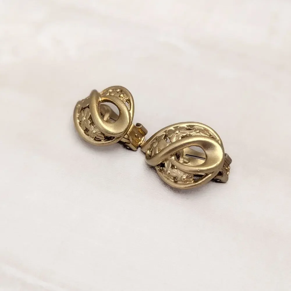 Vintage Clip On Earrings Stylish Matte Gold Tone Ornate Floral Design